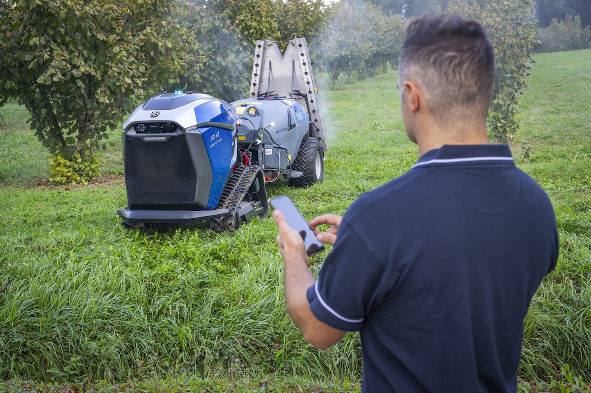 R4 nasce per l'automazione di lavori ripetitivi e a basso valore come la falciatura, la lavorazione interfilare e l'irrorazione